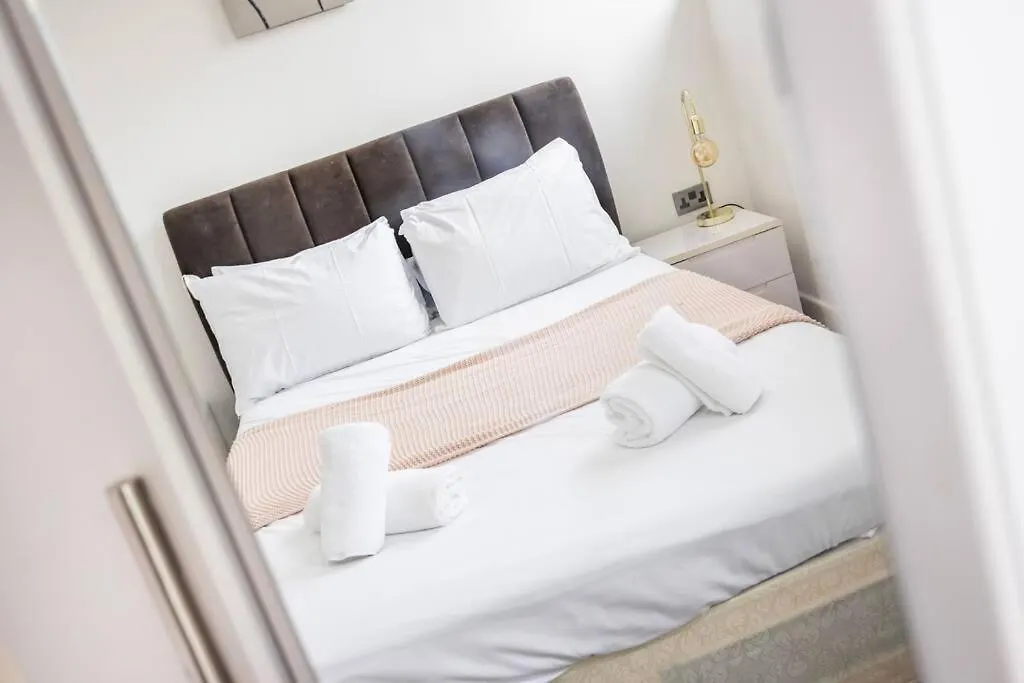 Stylish 2 Bedroom Haven By Liverpool Street London United Kingdom