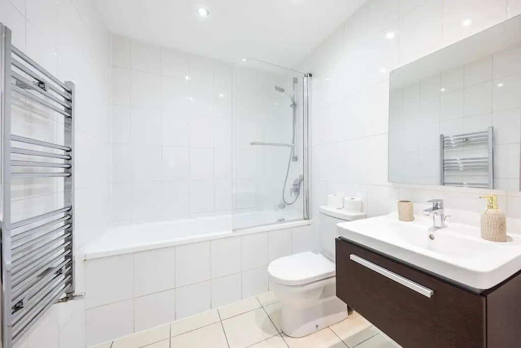 Stylish 2 Bedroom Haven By Liverpool Street London 0*,