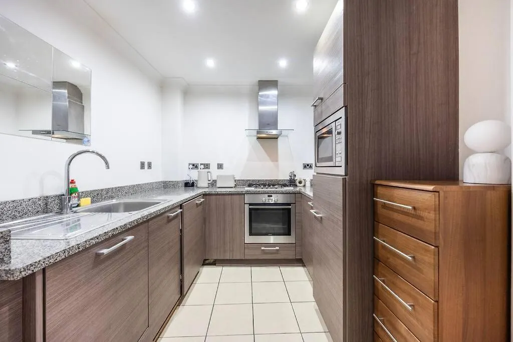 Stylish 2 Bedroom Haven By Liverpool Street London