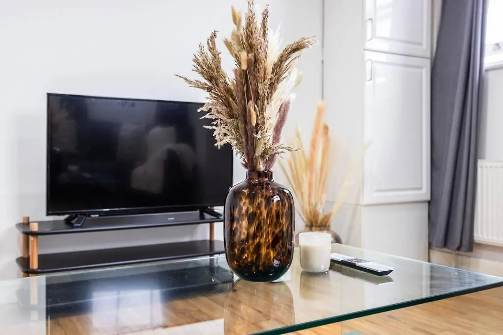 Stylish 2 Bedroom Haven By Liverpool Street London 0*,