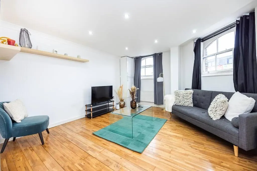 Stylish 2 Bedroom Haven By Liverpool Street contacts