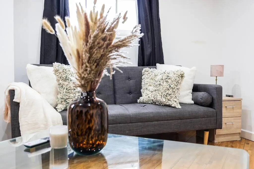 Stylish 2 Bedroom Haven By Liverpool Street Londyn 0*,  Wielka Brytania