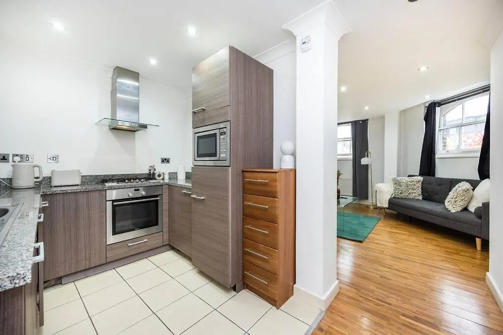 Stylish 2 Bedroom Haven By Liverpool Street Londyn